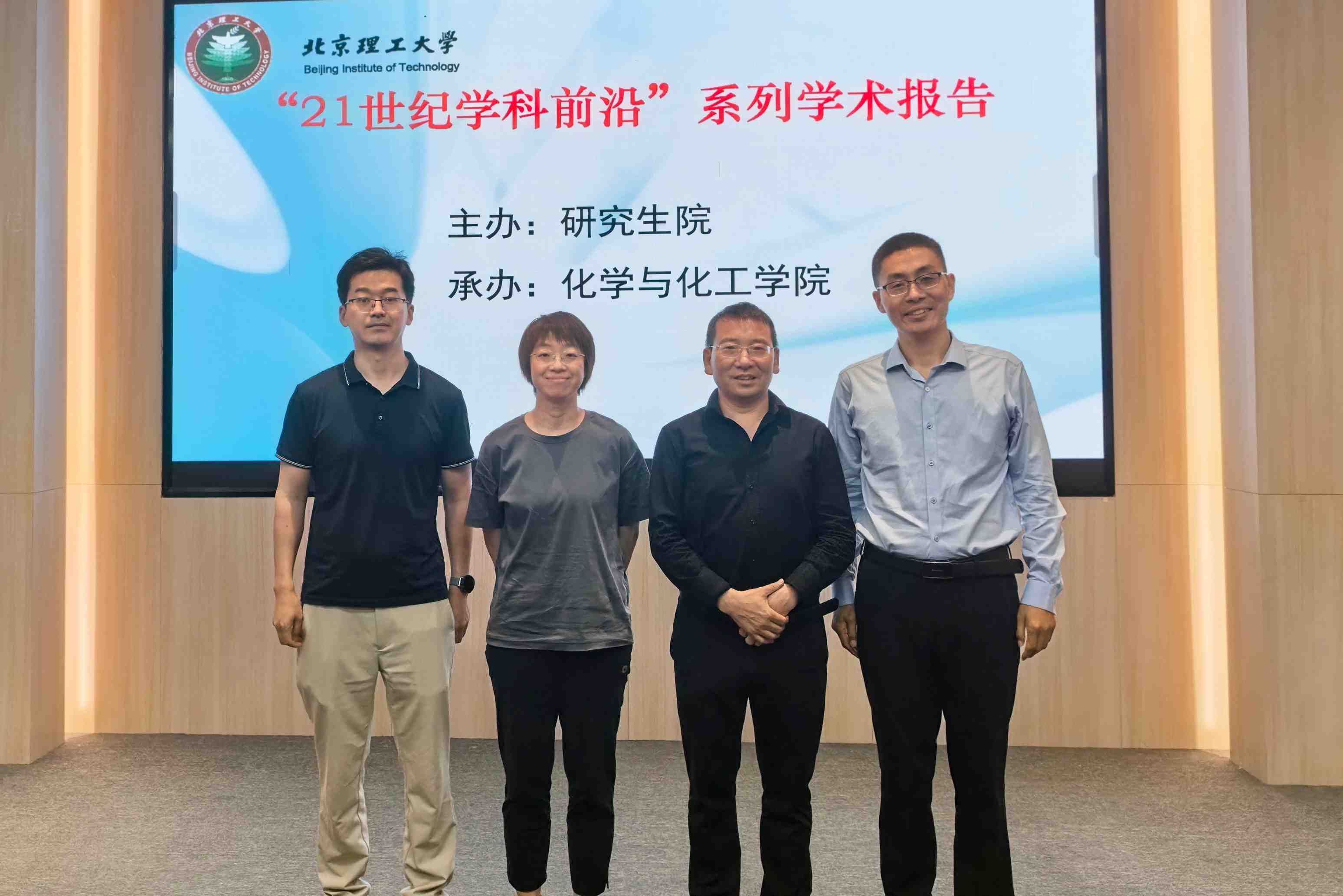 1 封面图片.jpg 1 封面图片.jpg